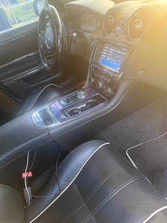 2011 Jaguar Xj — photo 6
