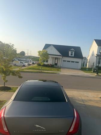 2011 Jaguar Xj — photo 3