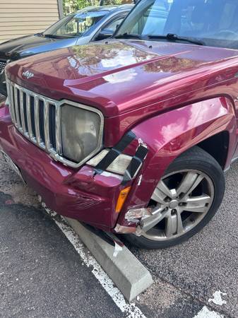 2012 Jeep Liberty Limited Jet Edition — photo 3