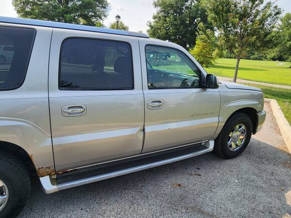 2004 Cadillac Escalade Base 4x2 Automatic — photo 8