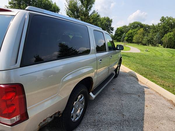 2004 Cadillac Escalade Base 4x2 Automatic — photo 6