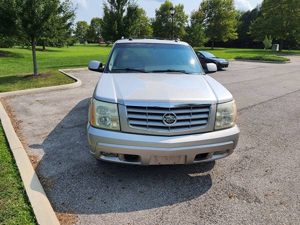 2004 Cadillac Escalade Base 4x2 Automatic — photo 3