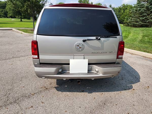 2004 Cadillac Escalade Base 4x2 Automatic — photo 4