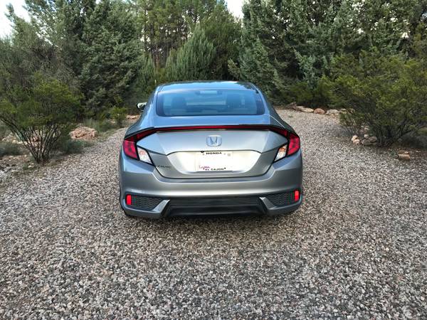 2016 Honda Civic LX-P — photo 7