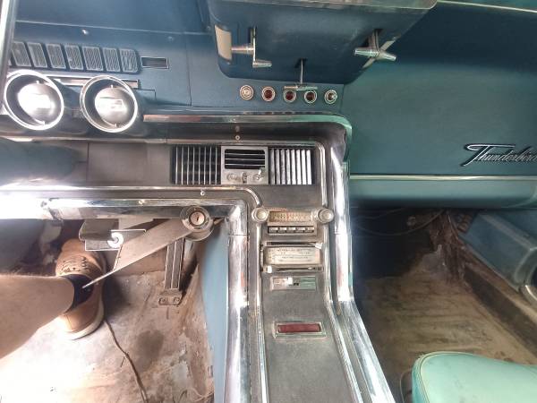 1965 Ford Thunderbird Hardtop — photo 11