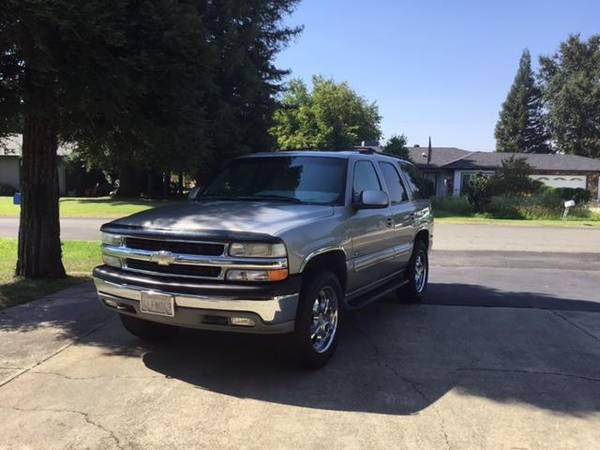 2000 Chevrolet Tahoe All New Base — photo 3
