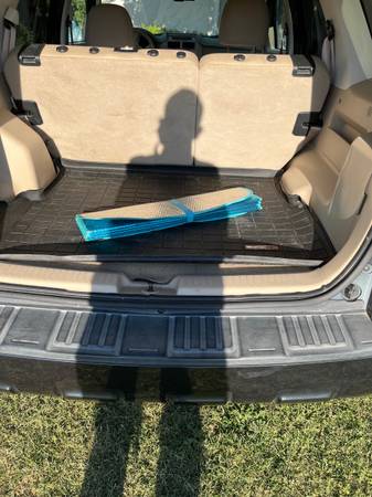 2009 Ford Escape XLS 4dr 4x4 Automatic — photo 6