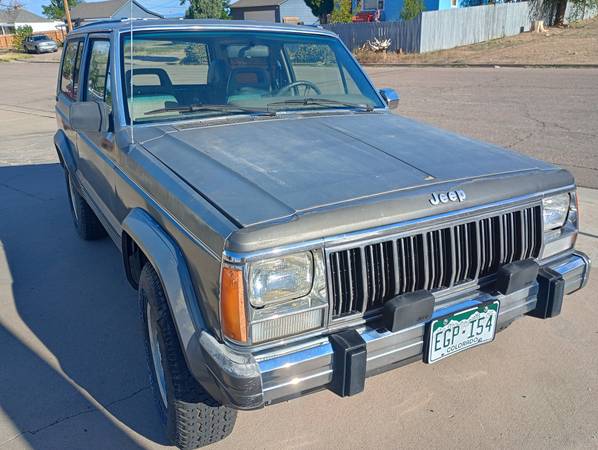 1988 Jeep Cherokee Base 4dr SUV — photo 3