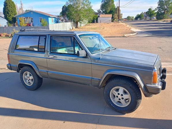 1988 Jeep Cherokee Base 4dr SUV — photo 1