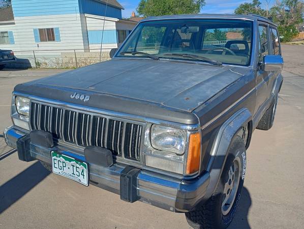 1988 Jeep Cherokee Base 4dr SUV — photo 2