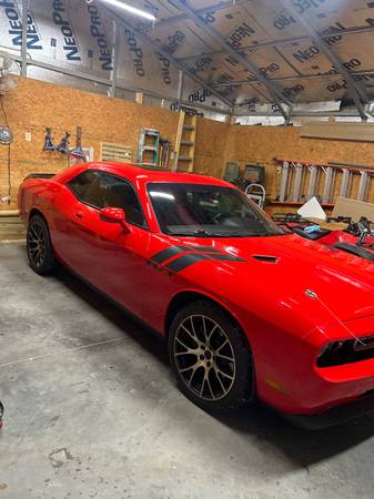 2009 Dodge Challenger SE — photo 1