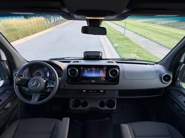2026 Mercedes-Benz Sprinter Passenger VAN Base — photo 6