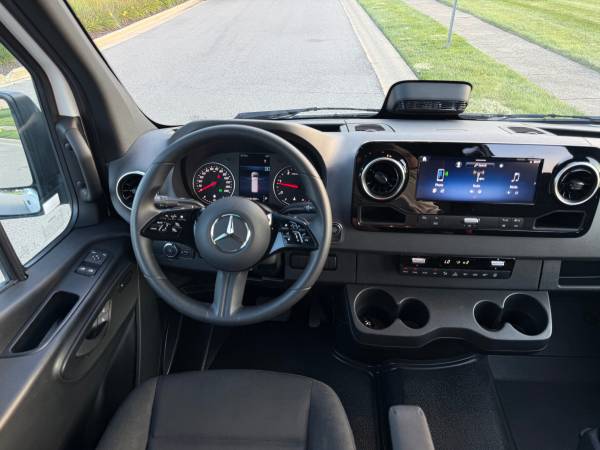 2026 Mercedes-Benz Sprinter Passenger VAN Base — photo 7