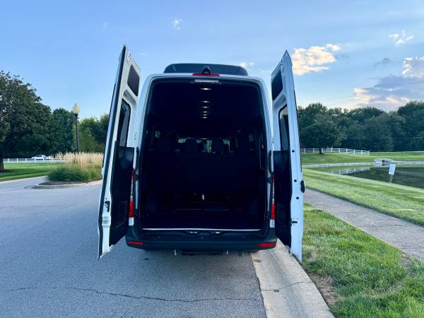 2026 Mercedes-Benz Sprinter Passenger VAN Base — photo 12