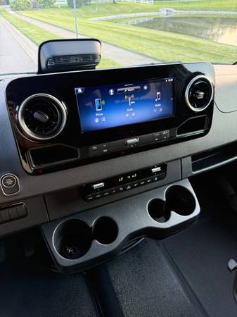 2026 Mercedes-Benz Sprinter Passenger VAN Base — photo 8