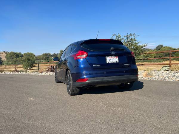 2016 Ford Focus Titanium 4dr Sedan Automatic — photo 3