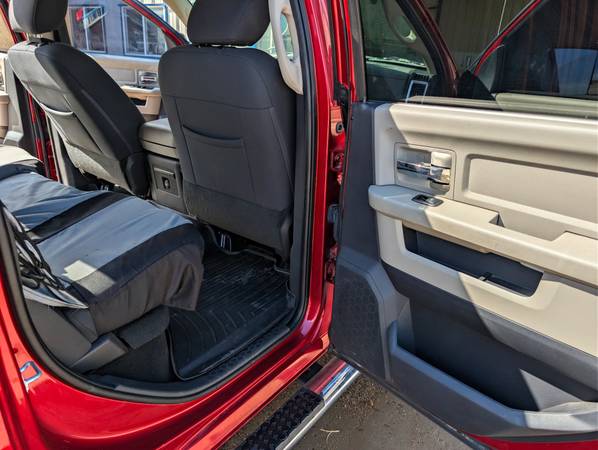 2012 RAM 2500 ST 4x4 Crew Cab 169 in. WB Automatic — photo 10