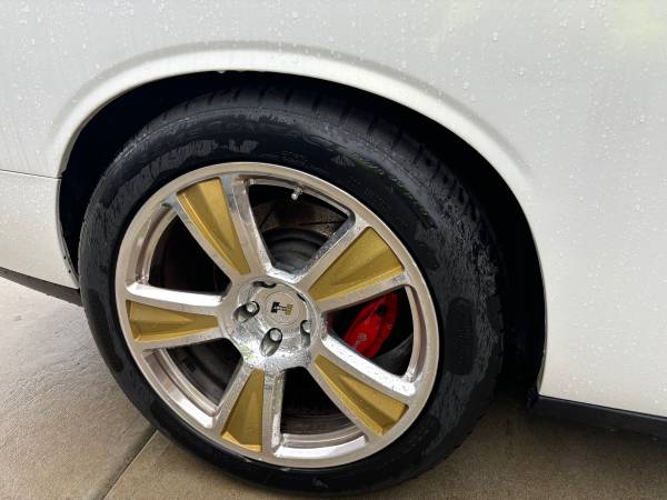 2009 Dodge Challenger SRT8 — photo 11