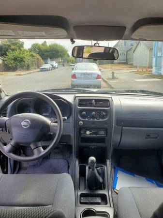 2003 Nissan Frontier XE-V6 4x2 Standard Bed Crew Cab 116.1 in. WB Automatic — photo 3
