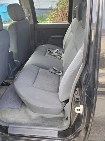 2003 Nissan Frontier XE-V6 4x2 Standard Bed Crew Cab 116.1 in. WB Automatic — photo 5