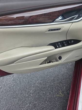 2016 Cadillac XTS Platinum 4dr All-wheel Drive Sedan Automatic — photo 4