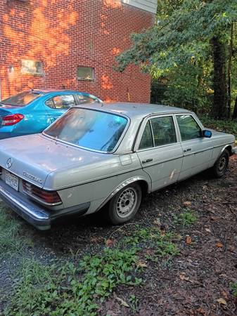 1984 Mercedes-Benz 300d — photo 1