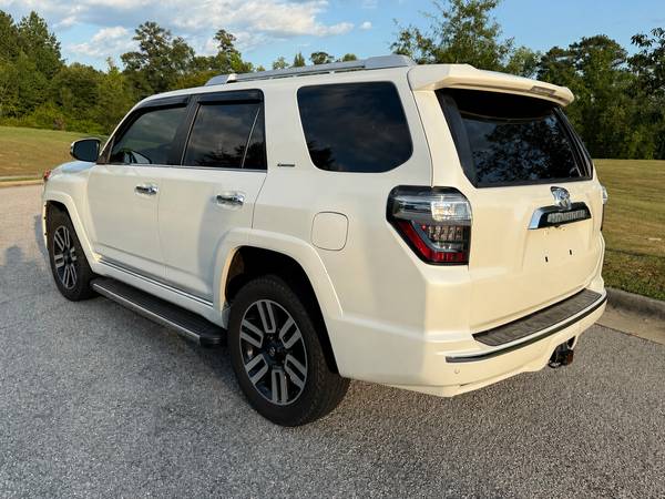 2020 Toyota 4runner Limited — photo 4