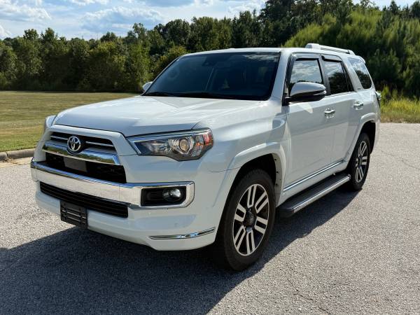 2020 Toyota 4runner Limited — photo 2