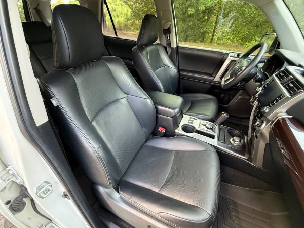 2020 Toyota 4runner Limited — photo 9