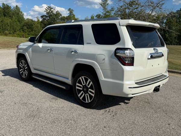 2020 Toyota 4runner Limited — photo 3