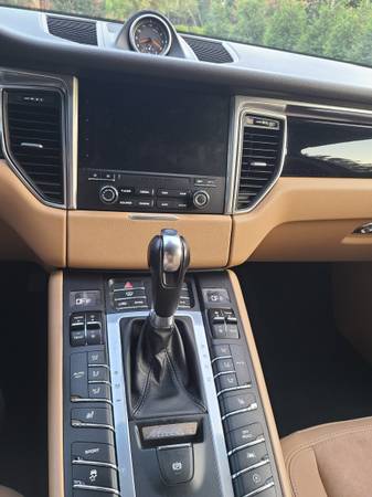 2017 Porsche Macan S 4dr All-wheel Drive Automatic — photo 10
