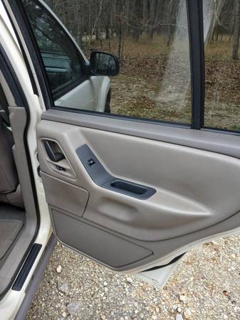 2004 Jeep Grand Cherokee Laredo 4dr 4x2 Automatic — photo 12