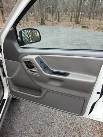 2004 Jeep Grand Cherokee Laredo 4dr 4x2 Automatic — photo 7
