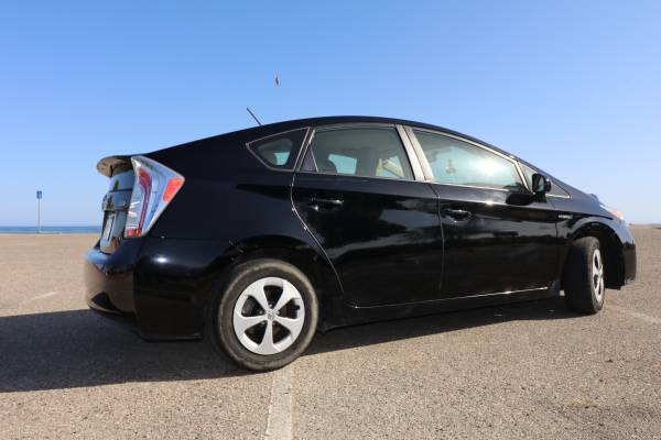 2013 Toyota Prius Two 5dr Hatchback CVT — photo 3