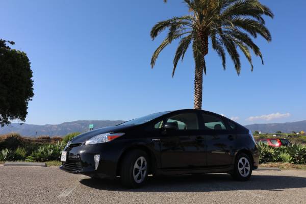 2013 Toyota Prius Two 5dr Hatchback CVT — photo 2