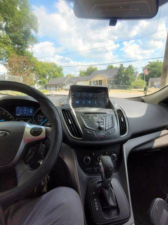 2014 Ford Escape SE 4dr Front-wheel Drive Automatic — photo 2