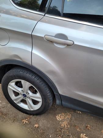 2014 Ford Escape SE 4dr Front-wheel Drive Automatic — photo 4