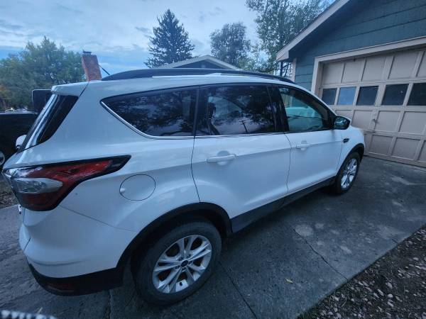 2018 Ford Escape SE 4dr 4x4 Automatic — photo 3
