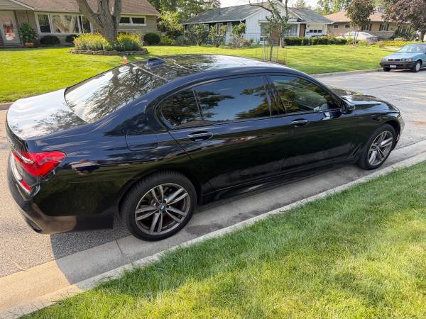 2017 BMW 750 i xDrive — photo 7