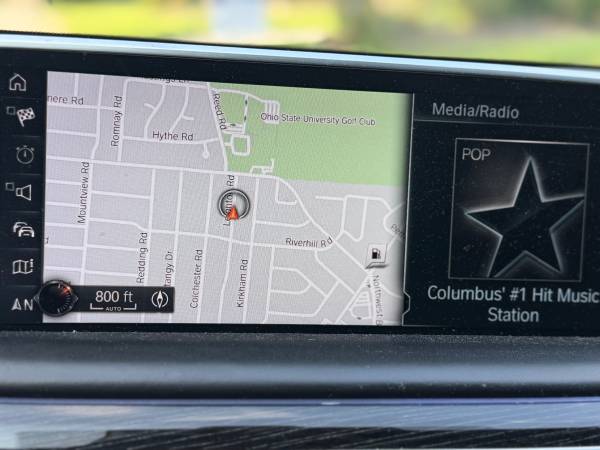 2017 BMW 750 i xDrive — photo 10