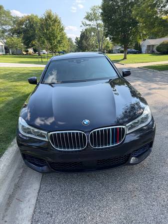 2017 BMW 750 i xDrive — photo 8