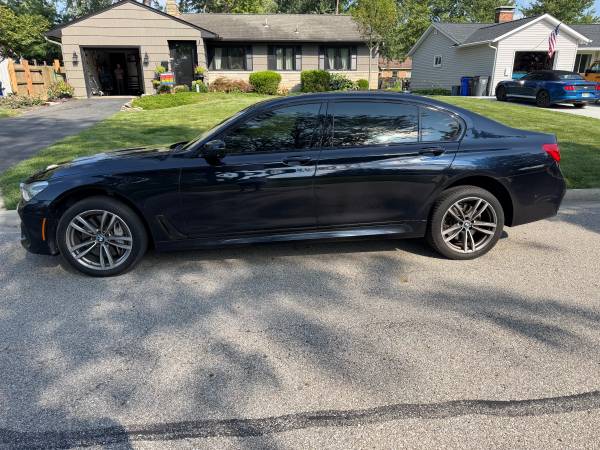 2017 BMW 750 i xDrive — photo 3