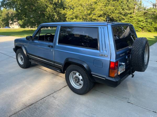 1989 Jeep Cherokee Base 4dr SUV — photo 1