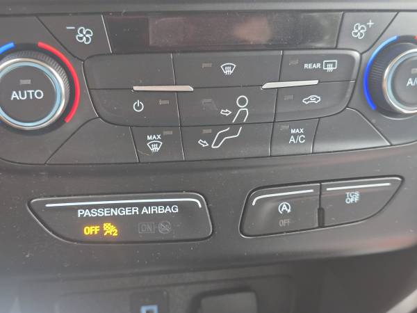 2017 Ford Escape SE 4dr Front-wheel Drive Automatic — photo 10