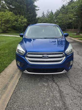 2017 Ford Escape SE 4dr Front-wheel Drive Automatic — photo 1