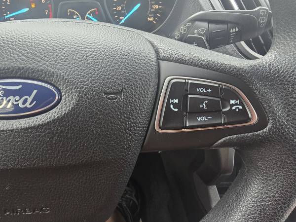 2017 Ford Escape SE 4dr Front-wheel Drive Automatic — photo 12