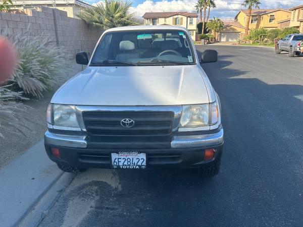 2000 Toyota Tacoma Base — photo 11