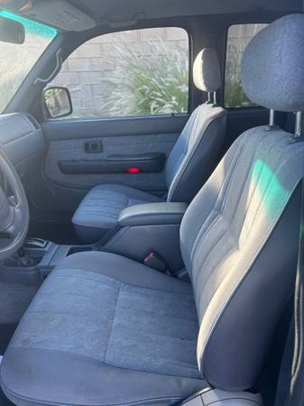 2000 Toyota Tacoma Base — photo 7