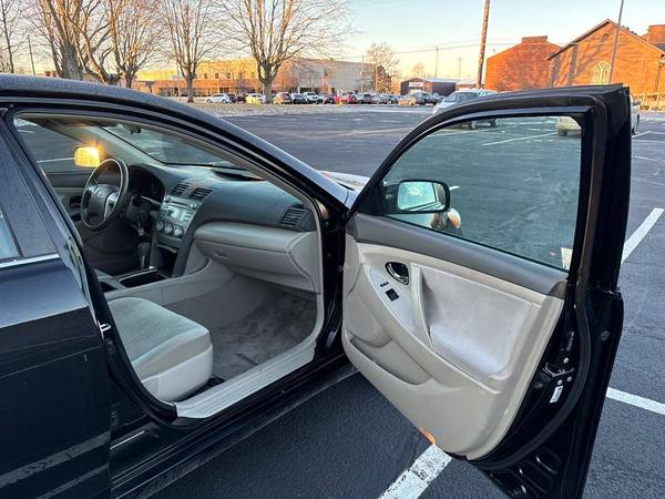 2009 Toyota Camry Base 4dr Sedan Automatic — photo 7