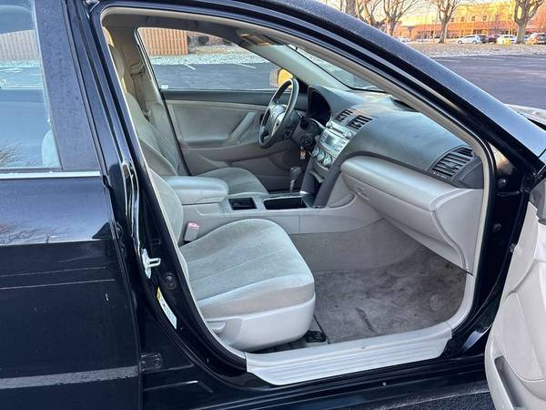 2009 Toyota Camry Base 4dr Sedan Automatic — photo 6